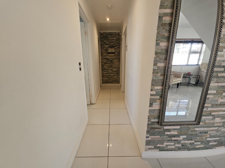 4 Bedroom Property for Sale in Marina Da Gama Western Cape